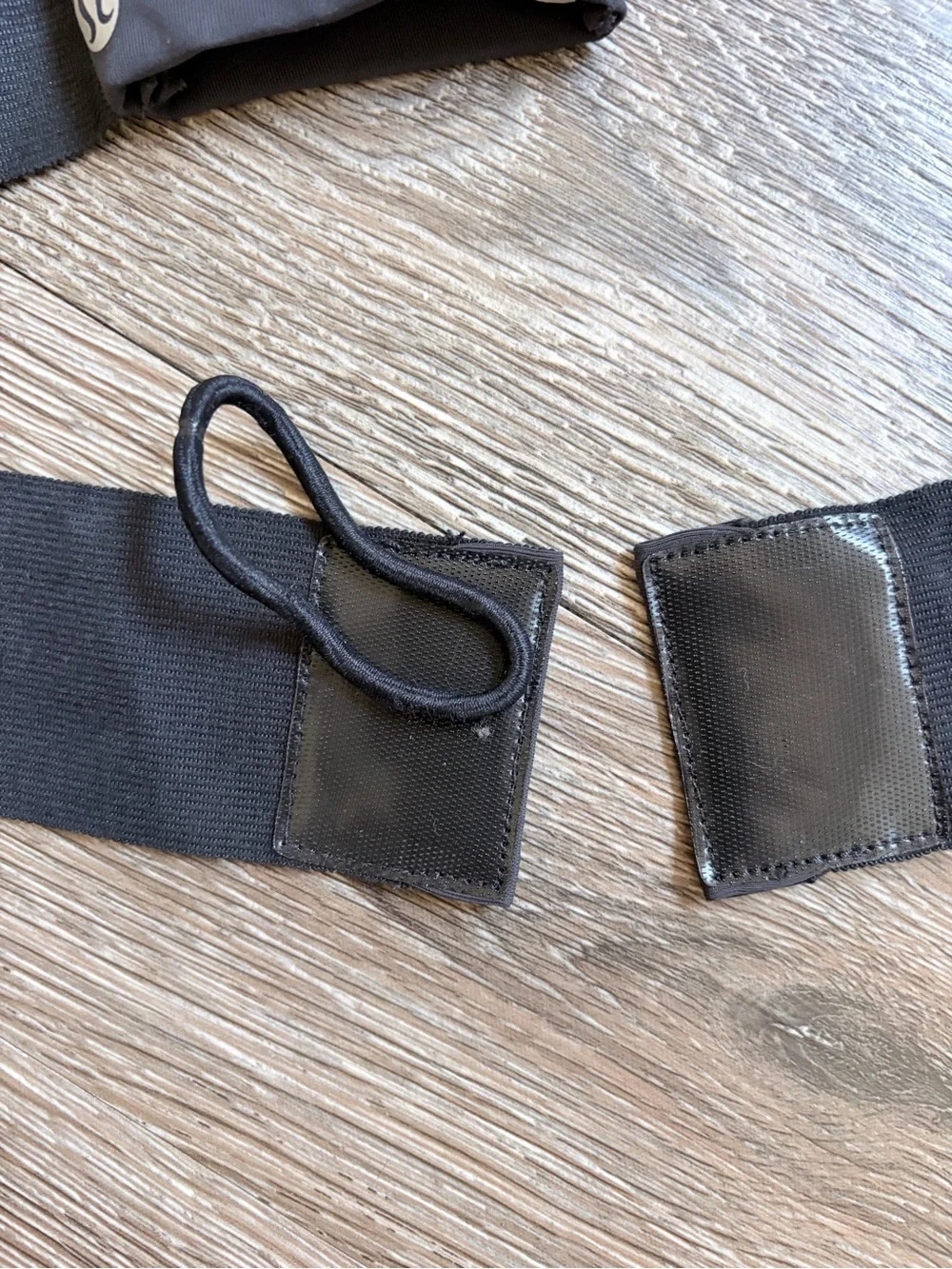 lululemon Black Fingerless Workout Gloves with Wrap Straps - size M/L